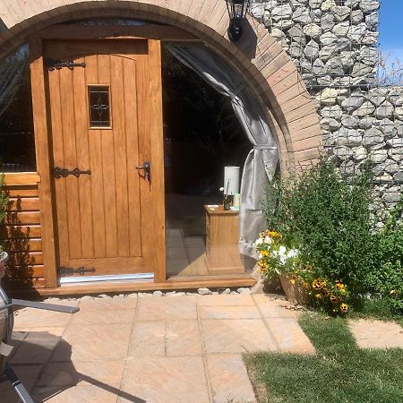 Romantic Escape Luxury Hobbit House With Hot Tub! Sheerness Luaran gambar