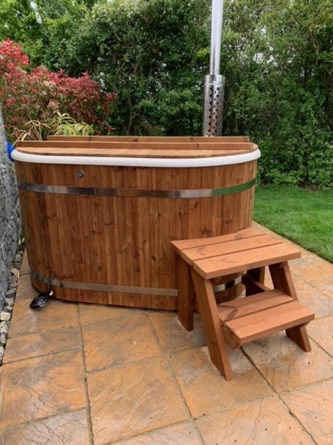 Romantic Escape Luxury Hobbit House With Hot Tub! Sheerness Luaran gambar