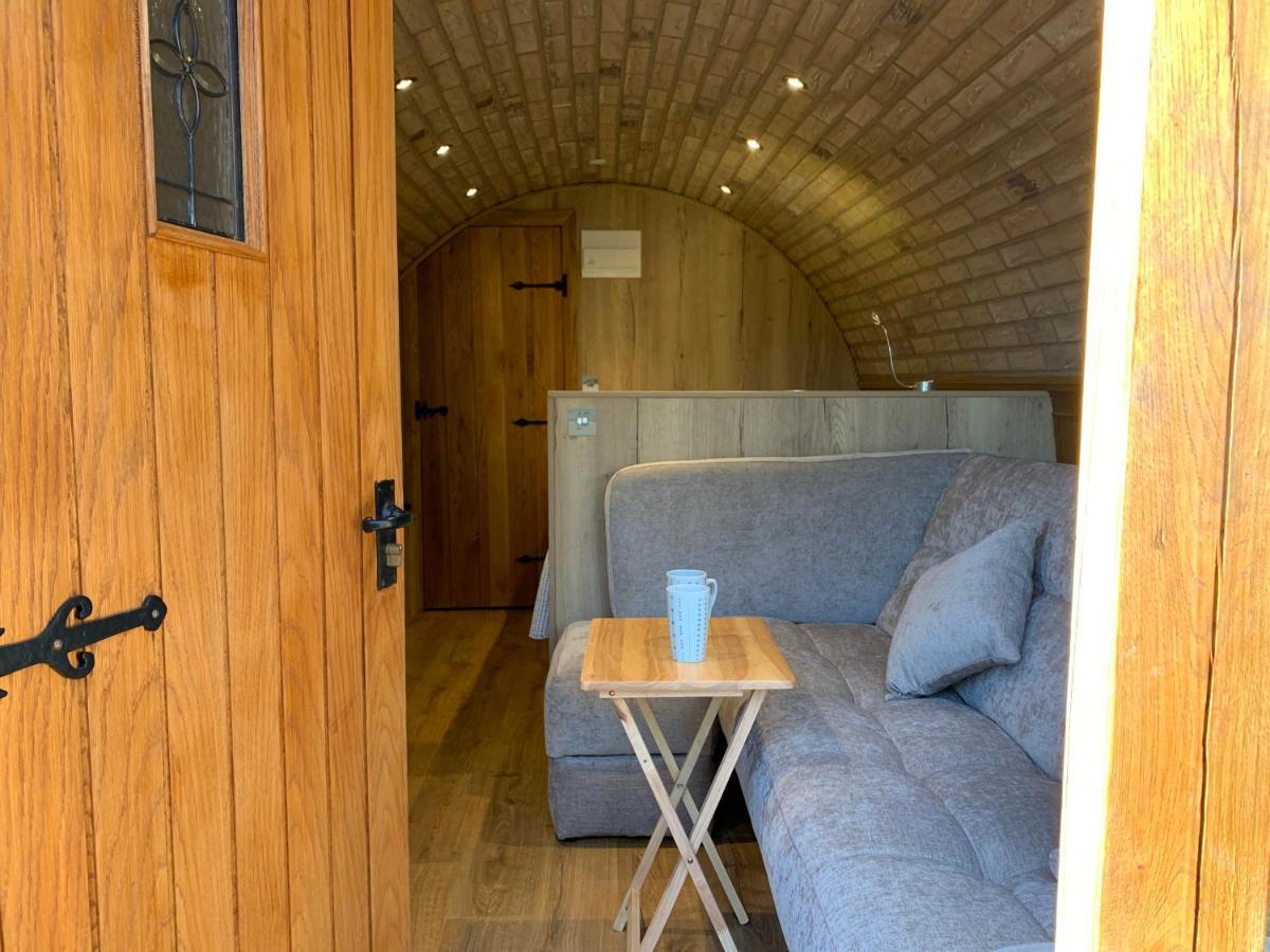Romantic Escape Luxury Hobbit House With Hot Tub! Sheerness Luaran gambar