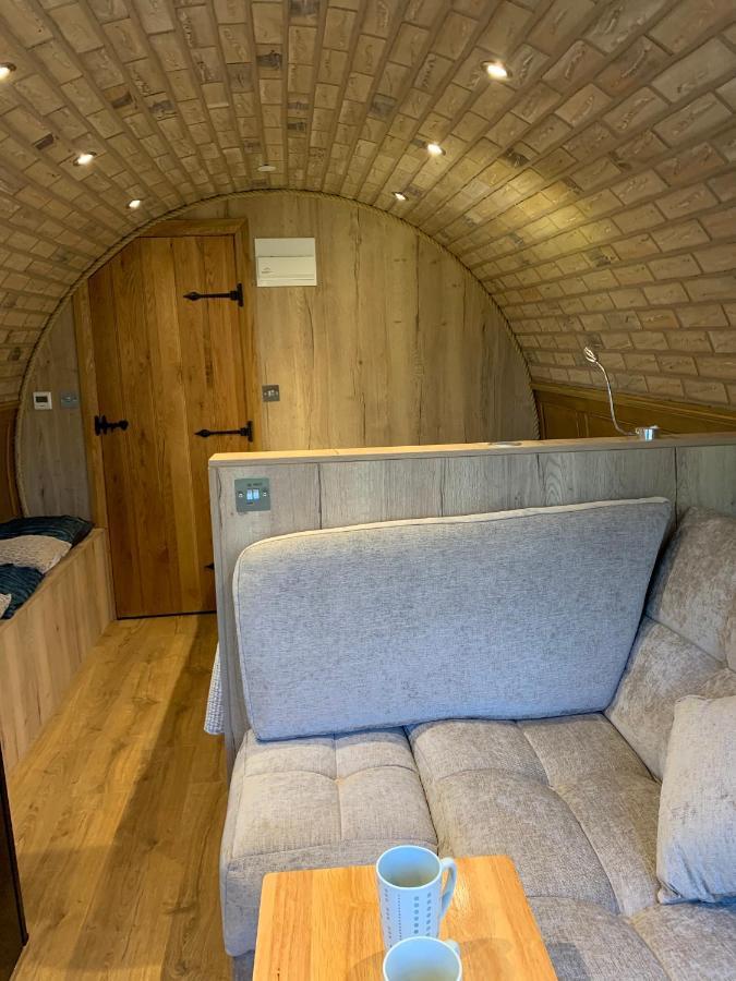 Romantic Escape Luxury Hobbit House With Hot Tub! Sheerness Luaran gambar
