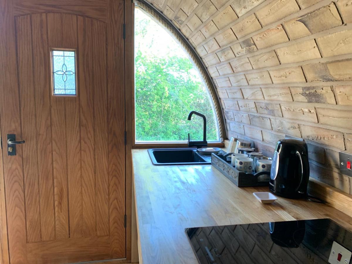 Romantic Escape Luxury Hobbit House With Hot Tub! Sheerness Luaran gambar