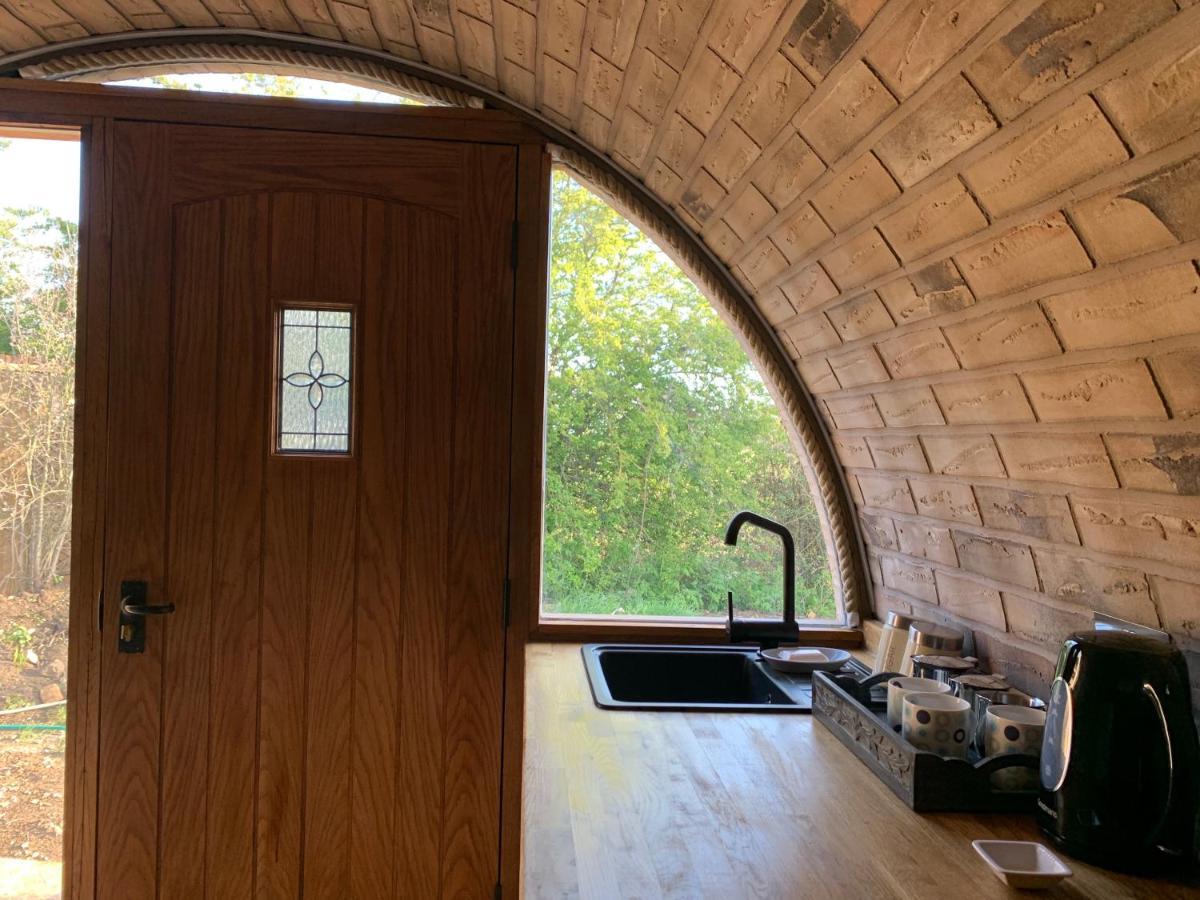 Romantic Escape Luxury Hobbit House With Hot Tub! Sheerness Luaran gambar
