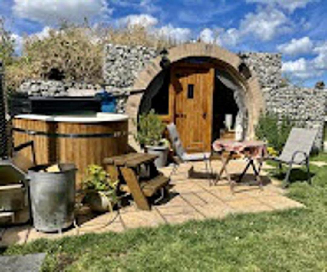 Romantic Escape Luxury Hobbit House With Hot Tub! Sheerness Luaran gambar